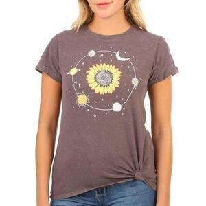 Messy Buns, Lazy Days Sunflower Orbit T-shirt Women Size Small GUC